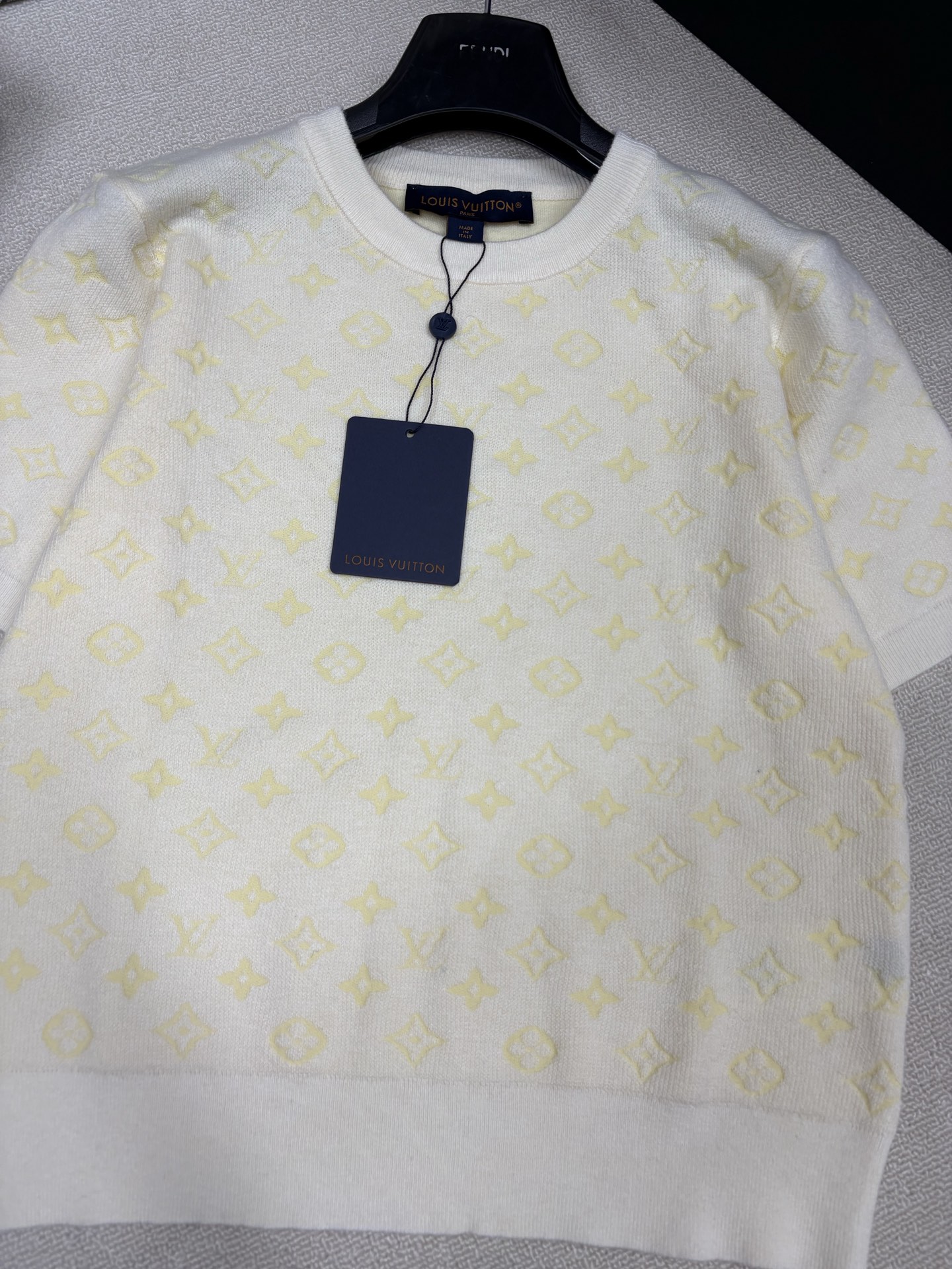 Women's short sleeves